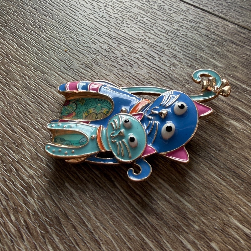 Whimsical Enamel Cat & Kitten Brooch / Pin Cartoon - Picture 3 of 6